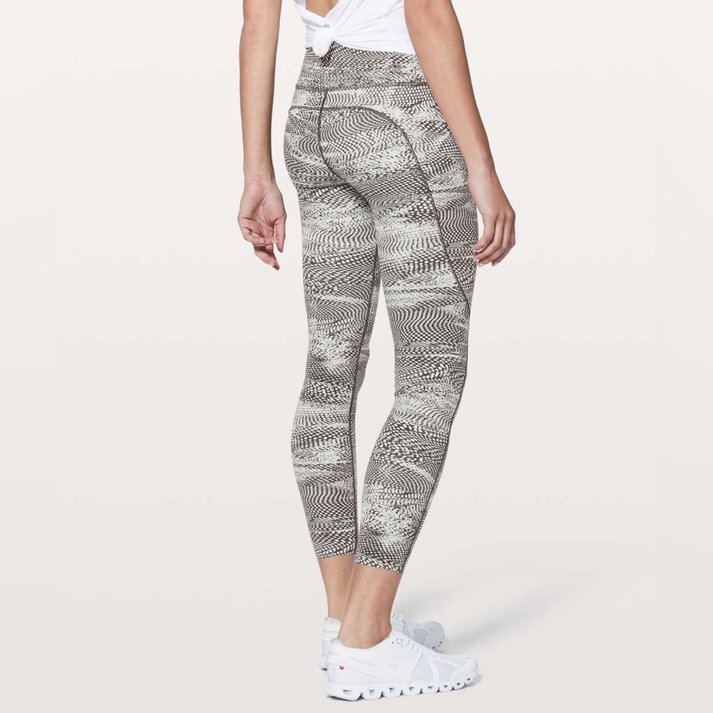 Lululemon Fast & Free 7/8 Leggings Size 4 Nulux Snake Print Running Yoga Pants - Picture 1 of 8